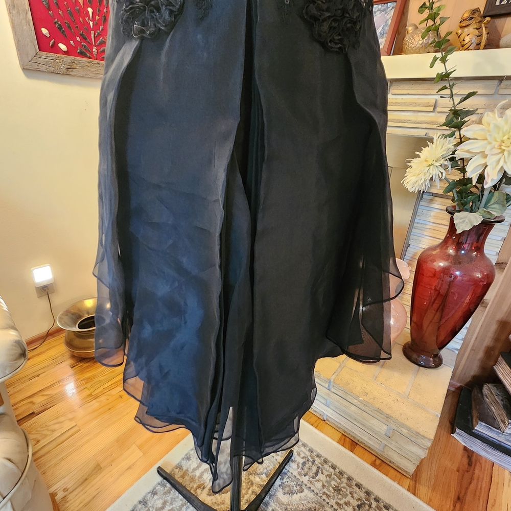 Marchesa Notte | Stunning Black Lace & Silk Tiered Mini - Size 14 - Picture 3 of 8